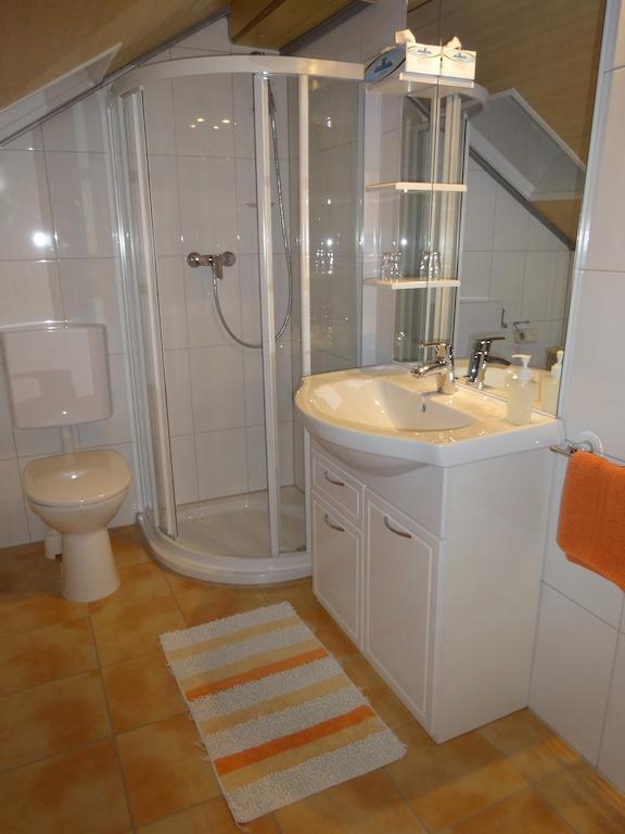 Pension Scherwirt Hotell Graz Rum bild