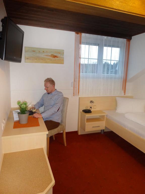 Pension Scherwirt Hotell Graz Rum bild