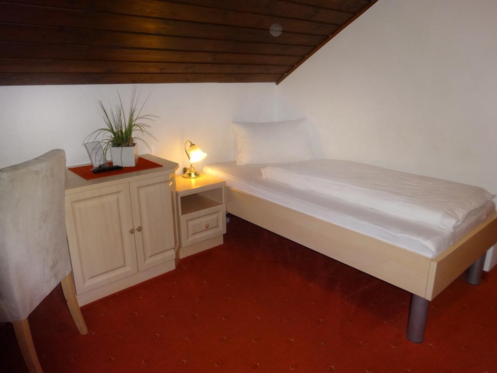 Pension Scherwirt Hotell Graz Rum bild